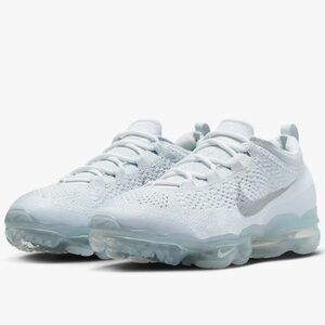 Nike Air vapor max woman size 8 I just wear them. 1 time